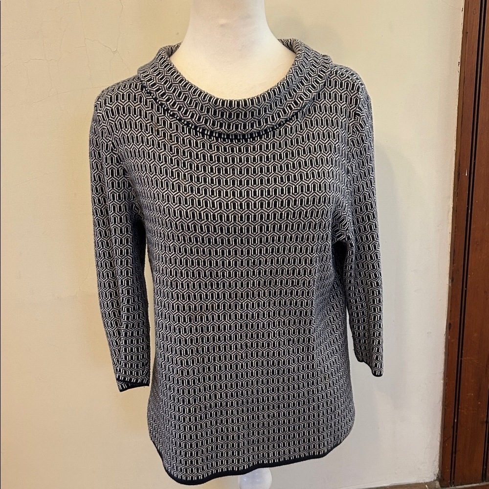 Talbots Elegant Black and White Patterned 3/4 length sleeve sweater Size MP EUC